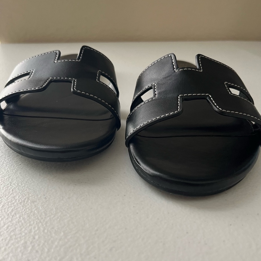 Crown & Ivy Women’s Black Slip-On Comfort Sandals | Size 8.5 | Spring | Low Heel - Picture 5 of 14